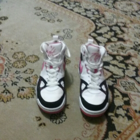 Nike Flight 13' Mid Sneakers - Picture 2 of 3